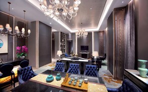 Chairman Suite | Premium bedding, minibar, in-room safe, blackout drapes