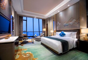 Bộ đồ giường cao cấp, minibar, két bảo mật tại phòng 