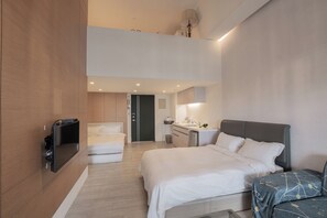Monarch Room | Desk, blackout drapes, free WiFi, bed sheets - Duoai Hot Spring Hotel (Jiaoxi)