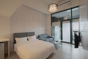 Monarch Room | Desk, blackout drapes, free WiFi, bed sheets - Duoai Hot Spring Hotel (Jiaoxi)