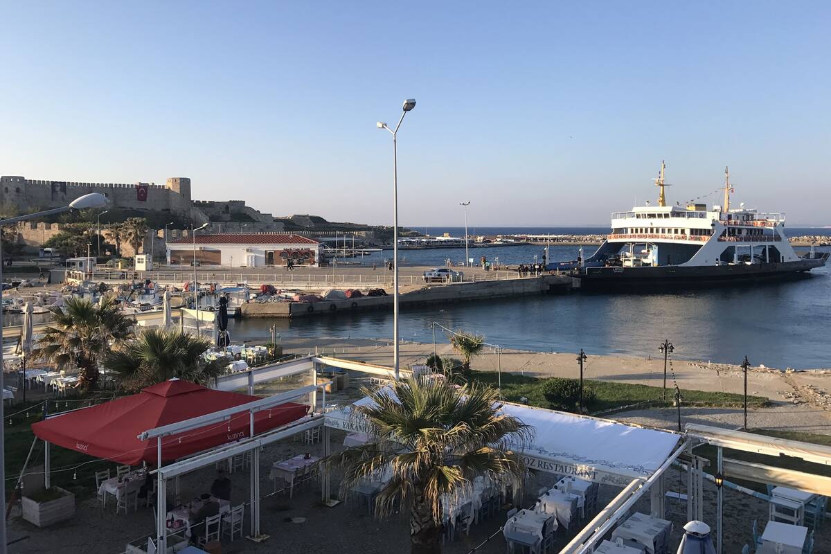 Chambre Triple, véranda, vue mer