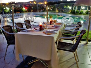 Breakfast, lunch, dinner served; Turkish cuisine 