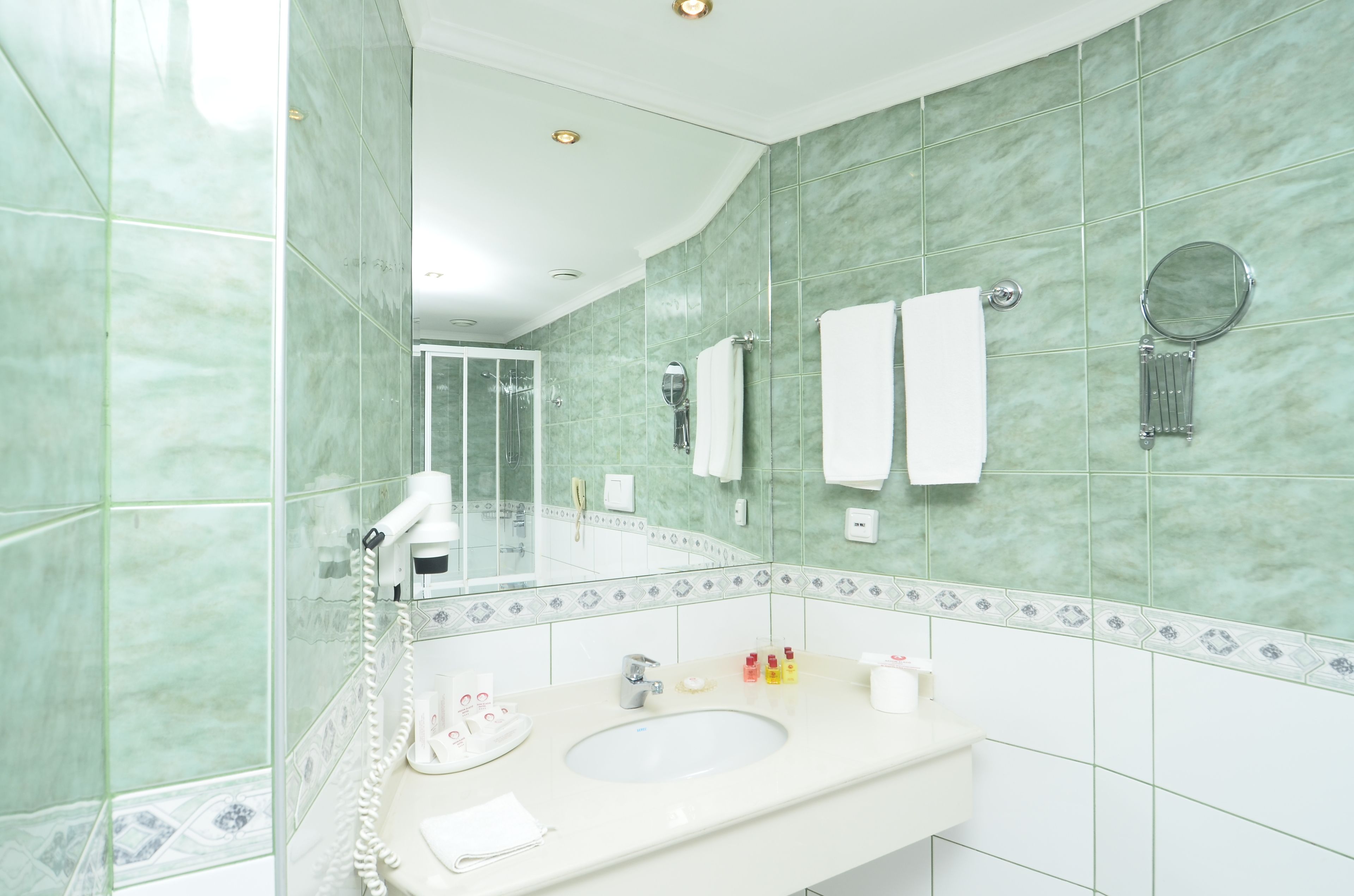 family suite | bathroom sink