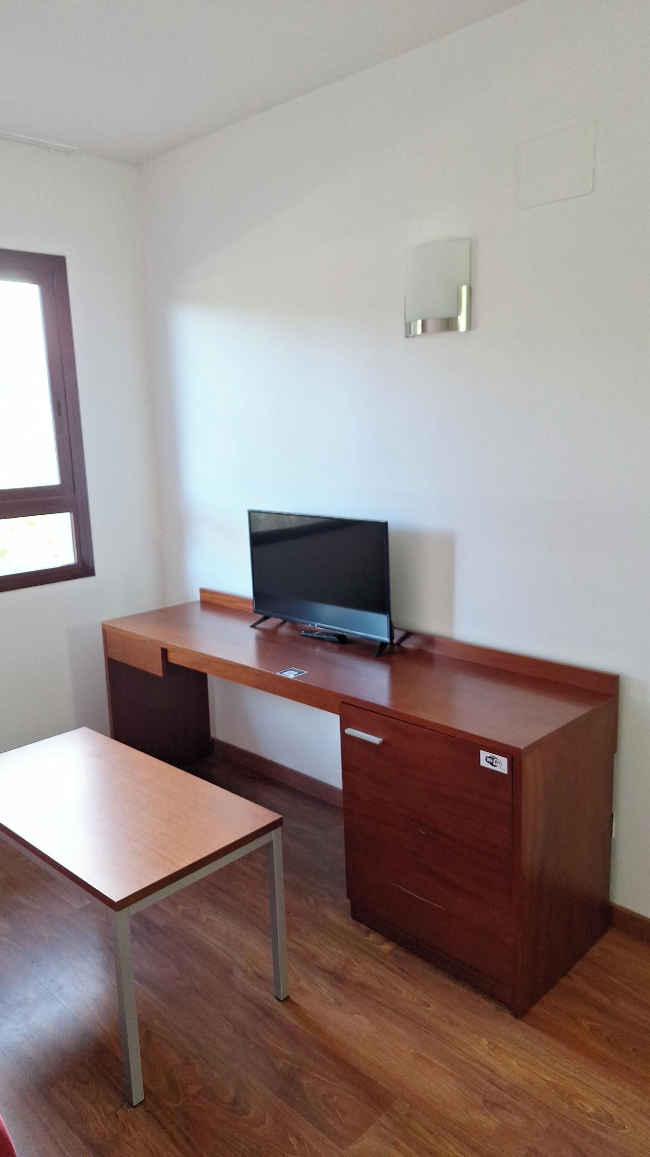 1 bedroom, in-room safe, desk, soundproofing