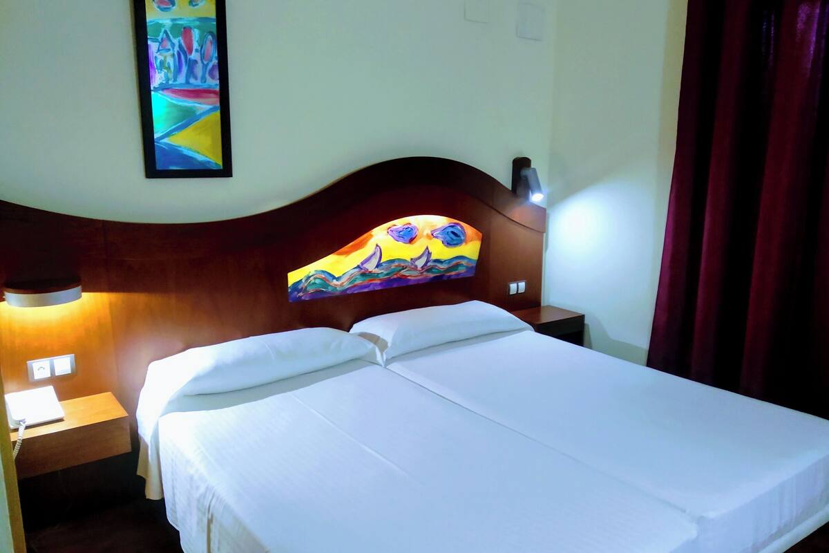 1 bedroom, in-room safe, desk, soundproofing