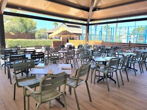 Food court