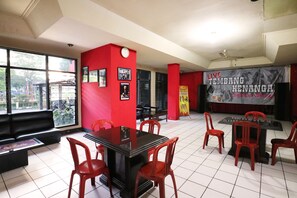 Cafe - Hotel Wisata (Magelang)