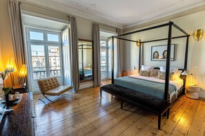 Deluxe Room with Square View | Literie de qualitĂ©, minibar, coffre-fort, rideaux dâobscurcissement