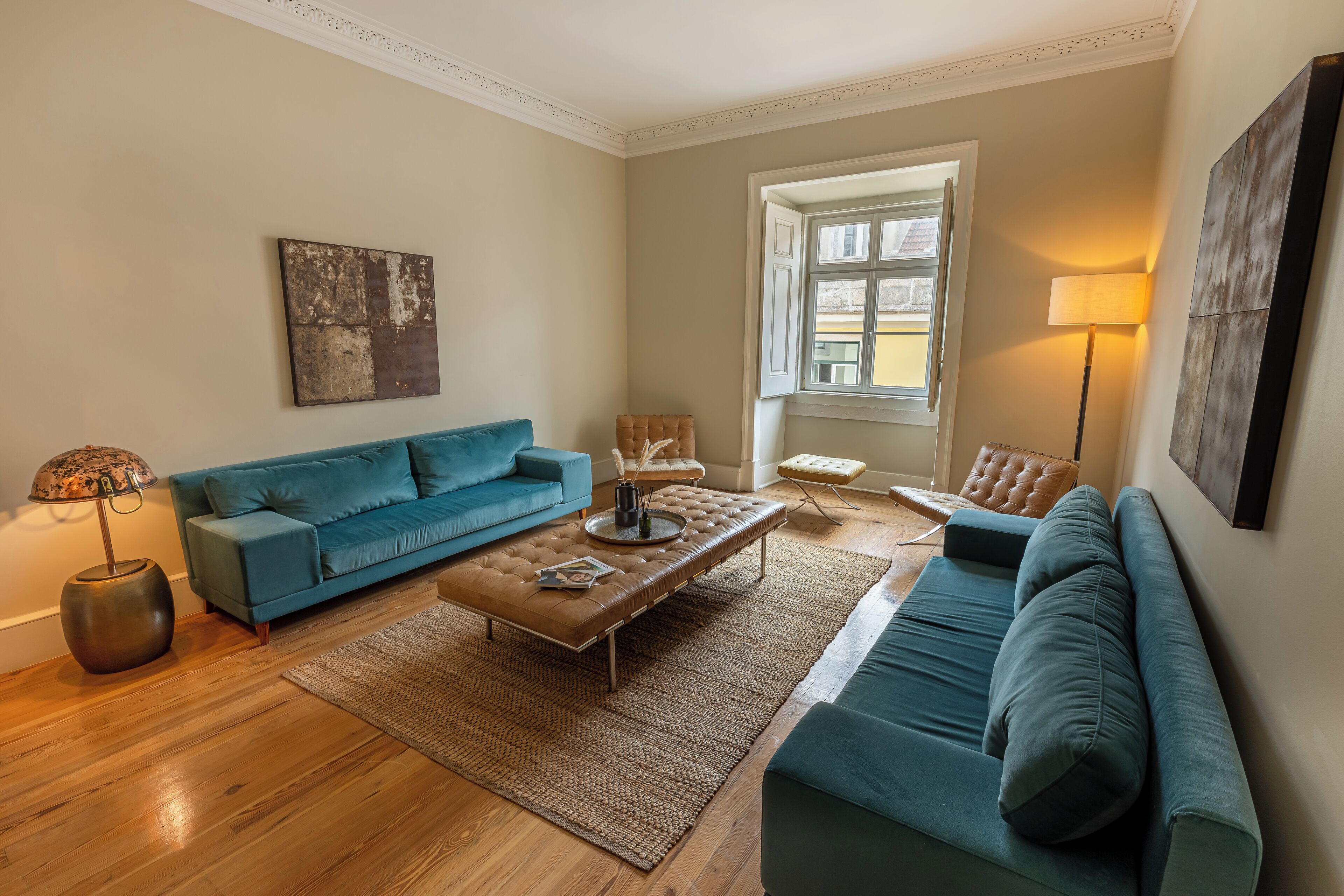 Deluxe 2 Bedroom Apartment | Living area