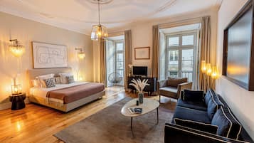 Deluxe Room | Sengetøy av topp kvalitet, minibar, safe på rommet og blendingsgardiner