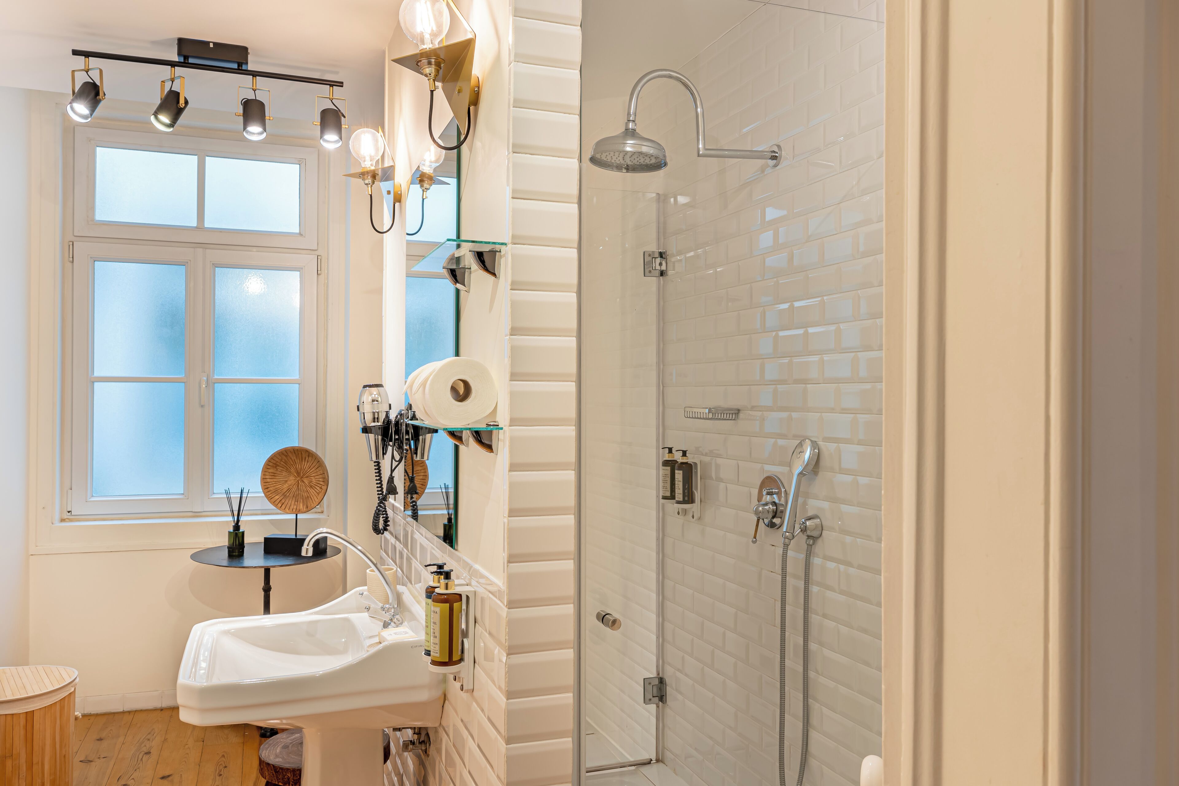 deluxe 2 bedroom apartment | bathroom | shower, free toiletries, bathrobes, slippers