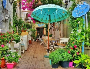 Property grounds - Afet Hanım Konağı Alaçatı (Cesme)