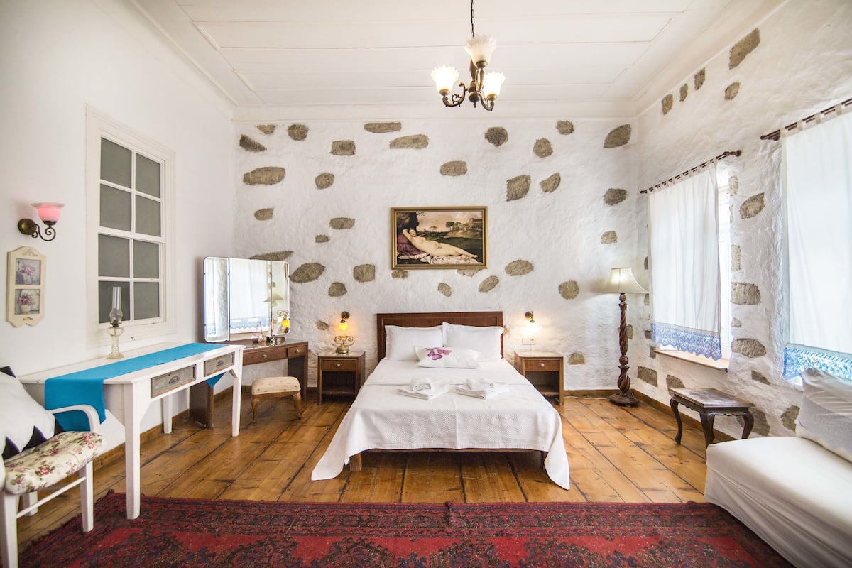 Royal Suite | 1 bilik tidur, peralatan tempat tidur premium, item bar mini percuma