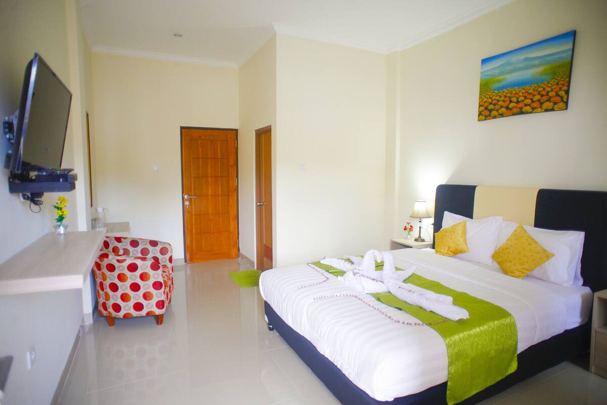 Superior Double Room | 1 bedroom, desk, bed sheets
