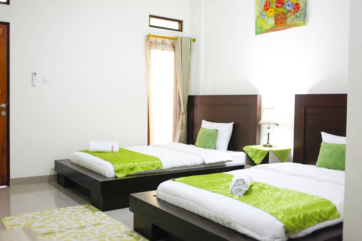 Superior Twin Room | 1 bedroom, desk, bed sheets