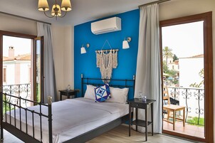 Deluxe Tek Büyük Yataklı Oda, 1 Yatak Odası, Balkon, Şehir Manzaralı | Kaliteli yatak takımı, odada kasa, ücretsiz kablosuz İnternet 