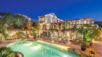 Front of property – evening/night