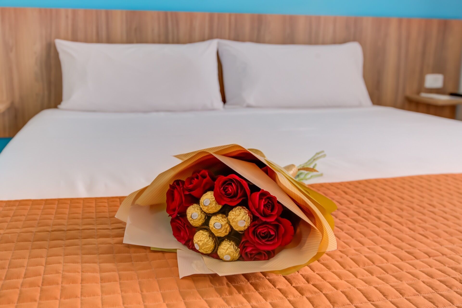 standard double room | 1 bedroom, minibar, in-room safe, desk