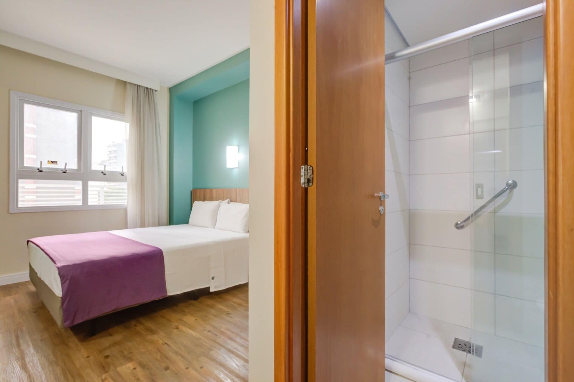 standard double room | 1 bedroom, minibar, in-room safe, desk