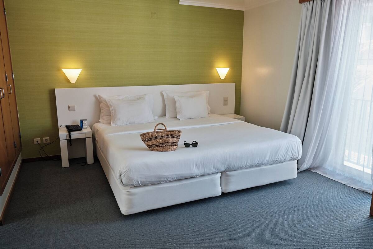 City Double Room | Minibar, in-room safe, desk, laptop workspace