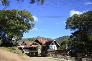 Front of property - Hotel Pião Mineiro (Camanducaia)