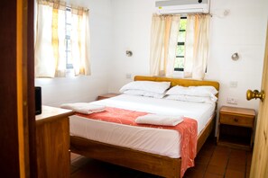 Cottage, Kitchen, Ocean View (Lime)