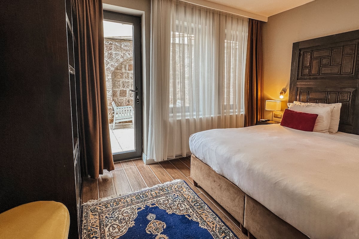 Design Double Room | Down duvets, minibar, in-room safe, laptop workspace