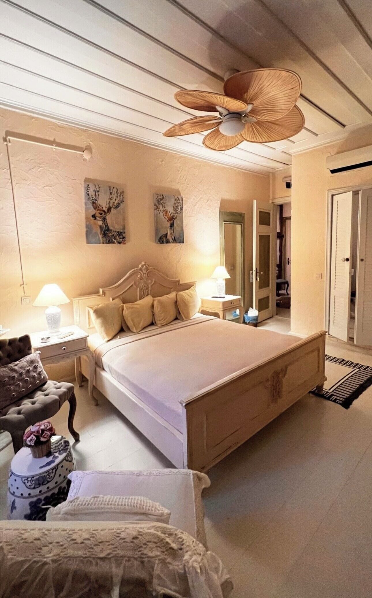 deluxe double room | minibar, in-room safe, free wifi, bed sheets