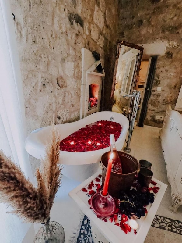 Shower, designer toiletries, hair dryer, bathrobes - Hoşça kal Alaçatı (Cesme)