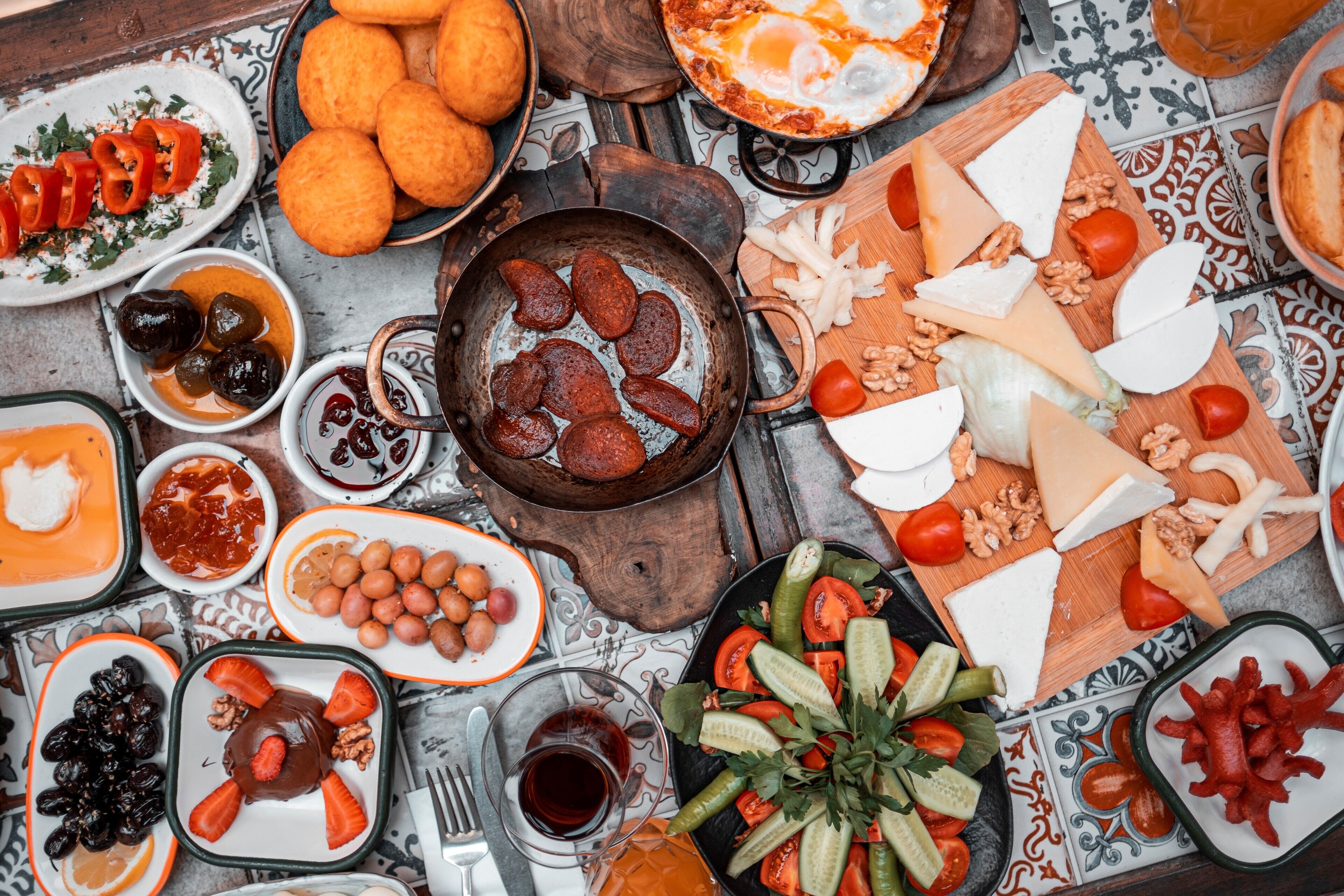 free daily full breakfast