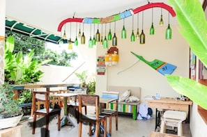 Breakfast, lunch and dinner served - Home 21 Bali (Denpasar)