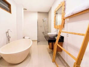 Studio | Badrum | Gratis toalettartiklar, hårtork, tofflor och handdukar
