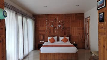 Suite | In-room safe, desk, free WiFi