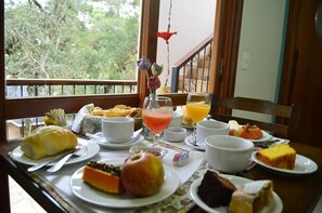 Café da manhã continental grátis todos os dias