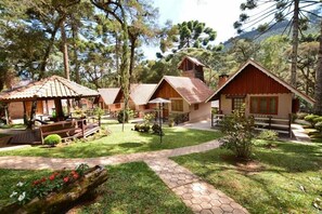 Property grounds - Estalagem Monte Verde (Camanducaia)