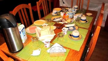 Alimentos y bebidas