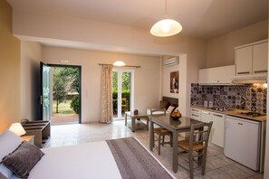Studio | Living area | Flat-screen TV - Dina Apartments (Kefalonia)