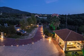 Free self parking - Dina Apartments (Kefalonia)