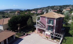 Property grounds - Dina Apartments (Kefalonia)