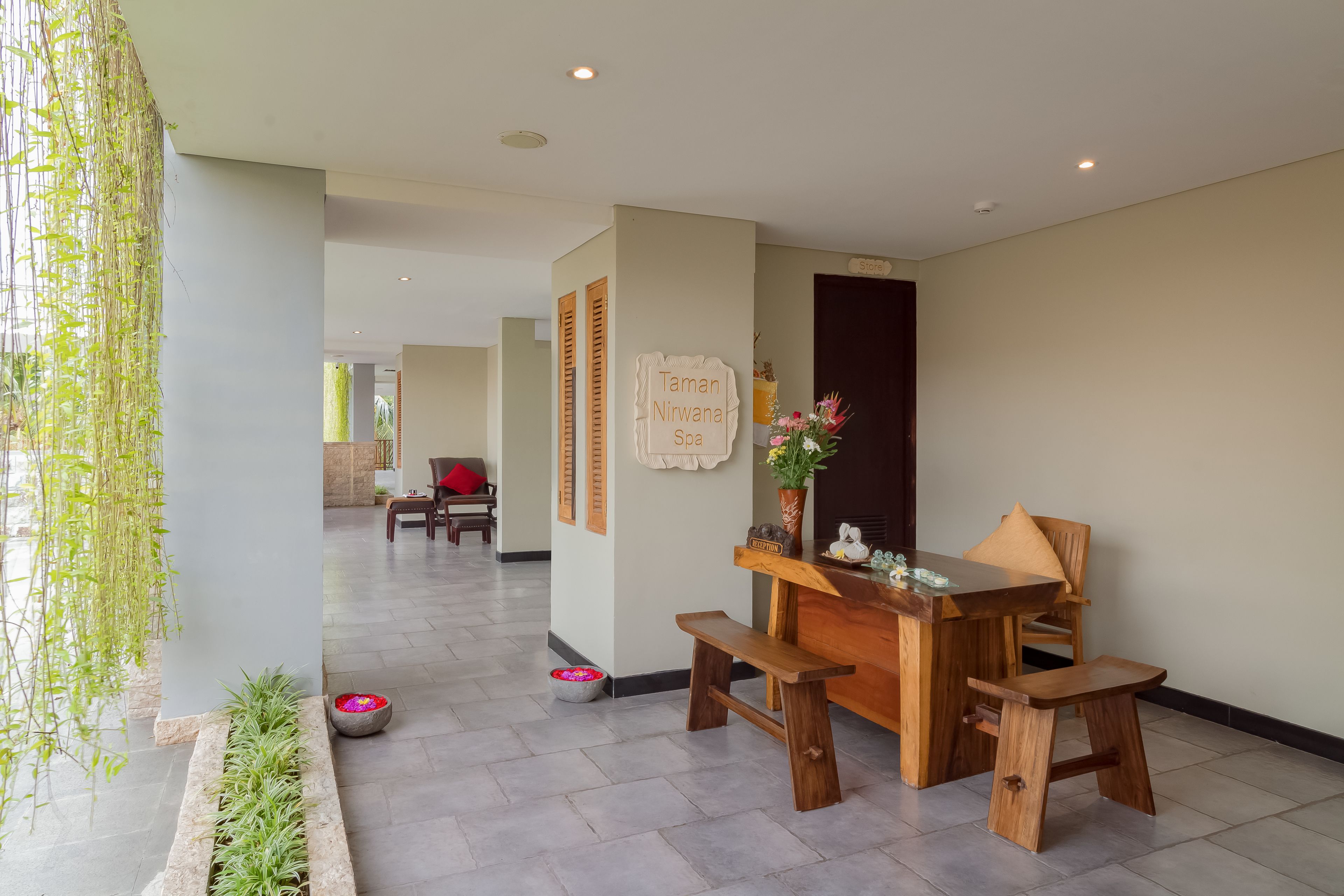 couples treatment room(s), body treatments, hot stone massages