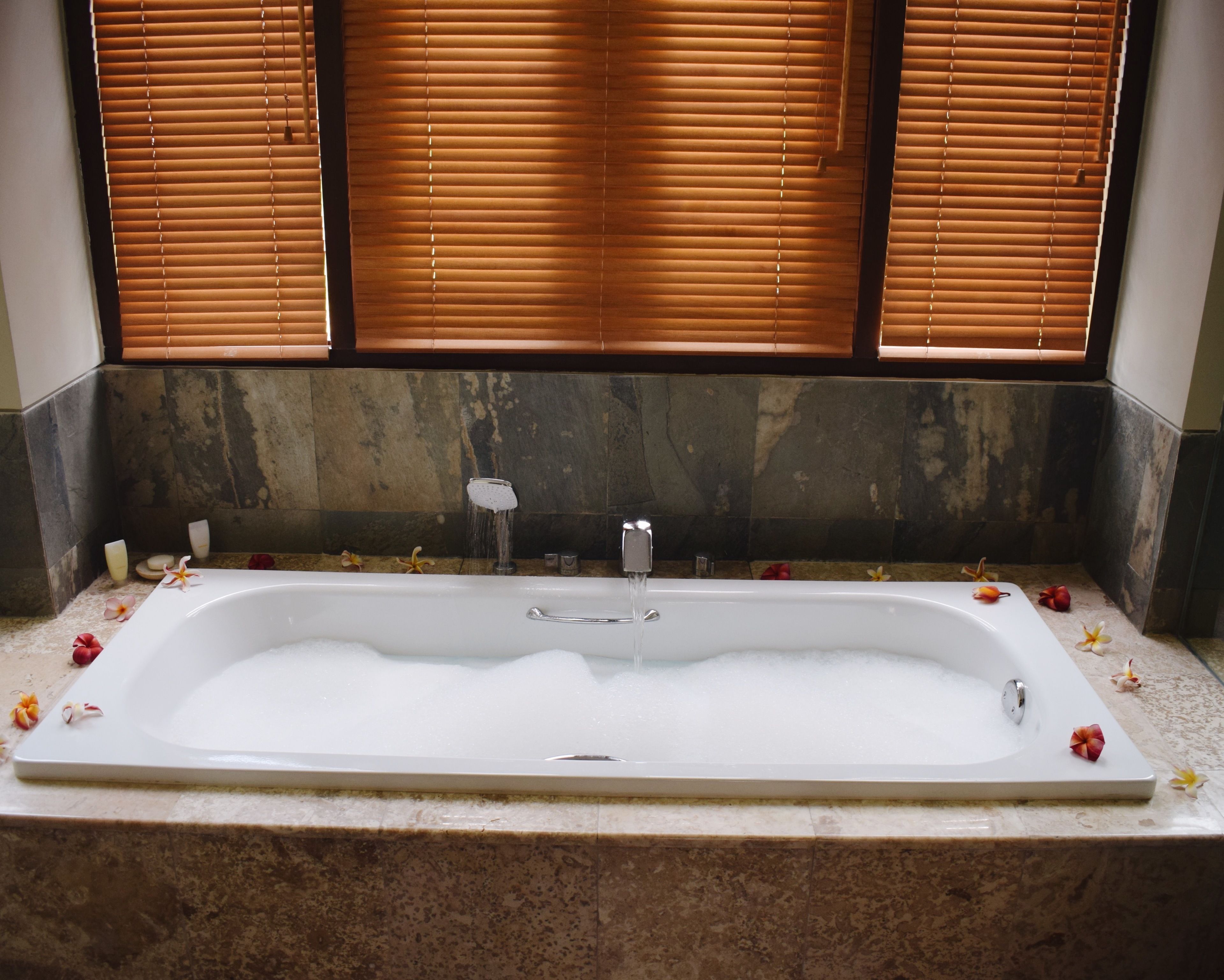 deep-soaking bathtub