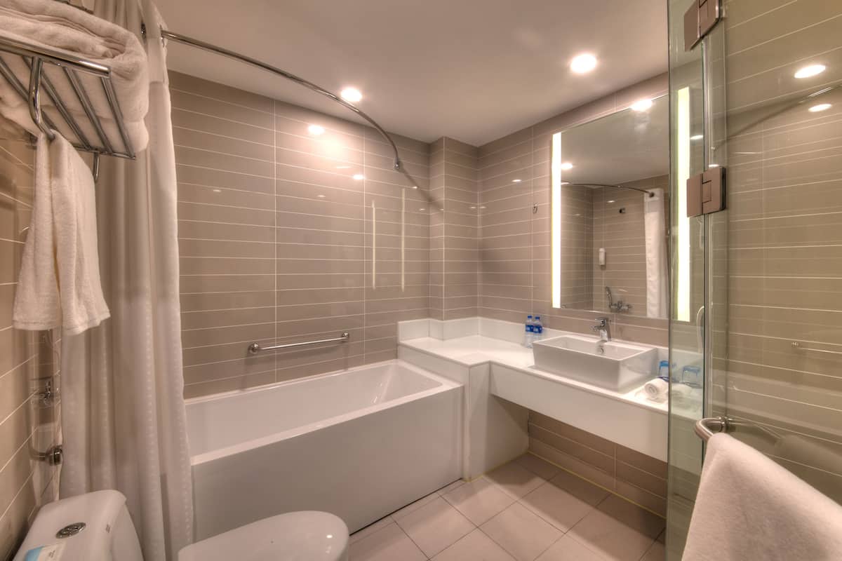 Standard Room, 1 King Bed (Extra Floor Space) | Room amenity