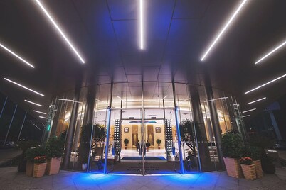 Holiday Inn Express Shanghai Songjiang Fangta by IHG