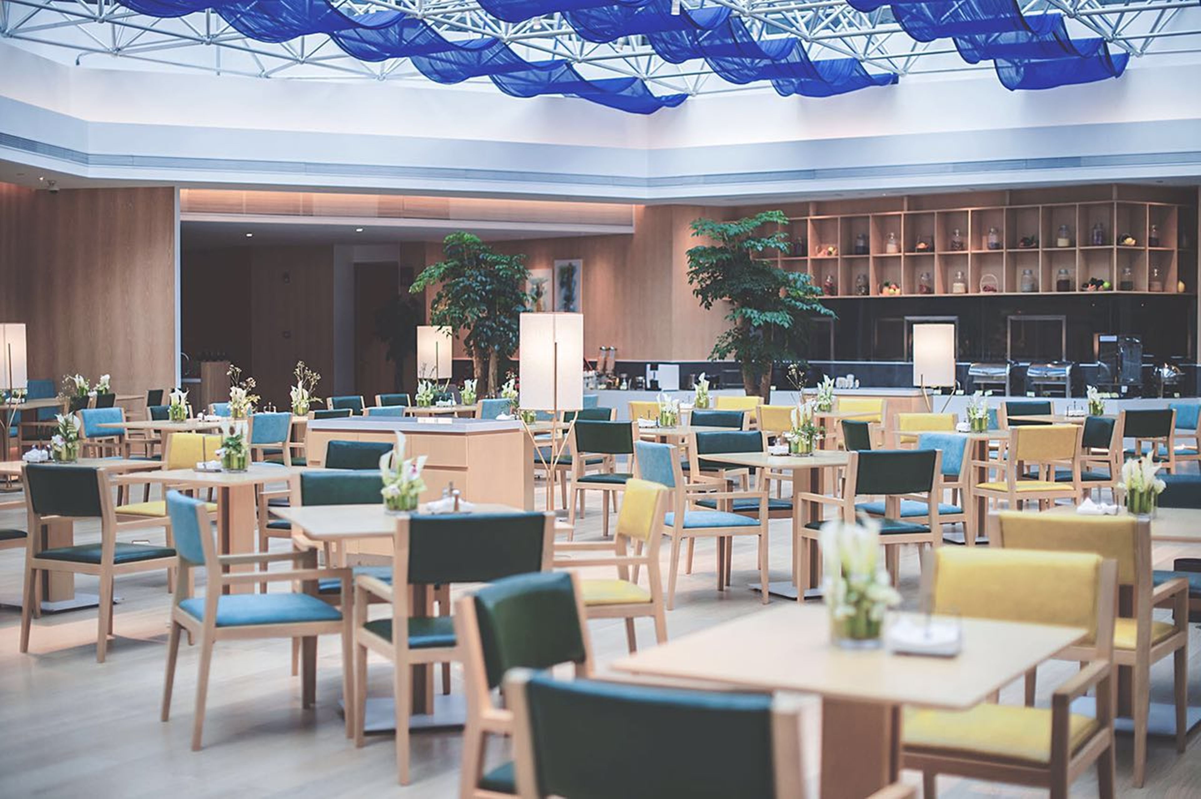 Free buffet breakfast 
