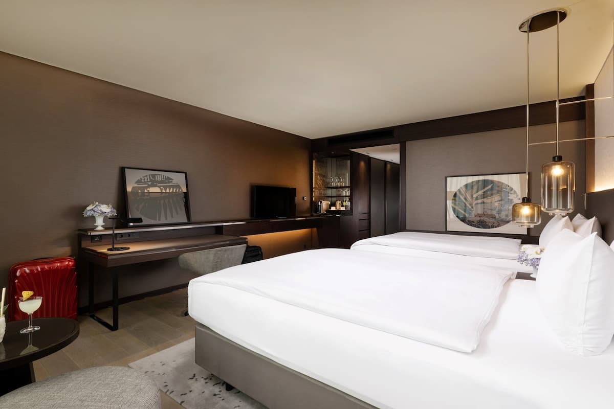 1 bedroom, Egyptian cotton sheets, premium bedding, pillow-top beds