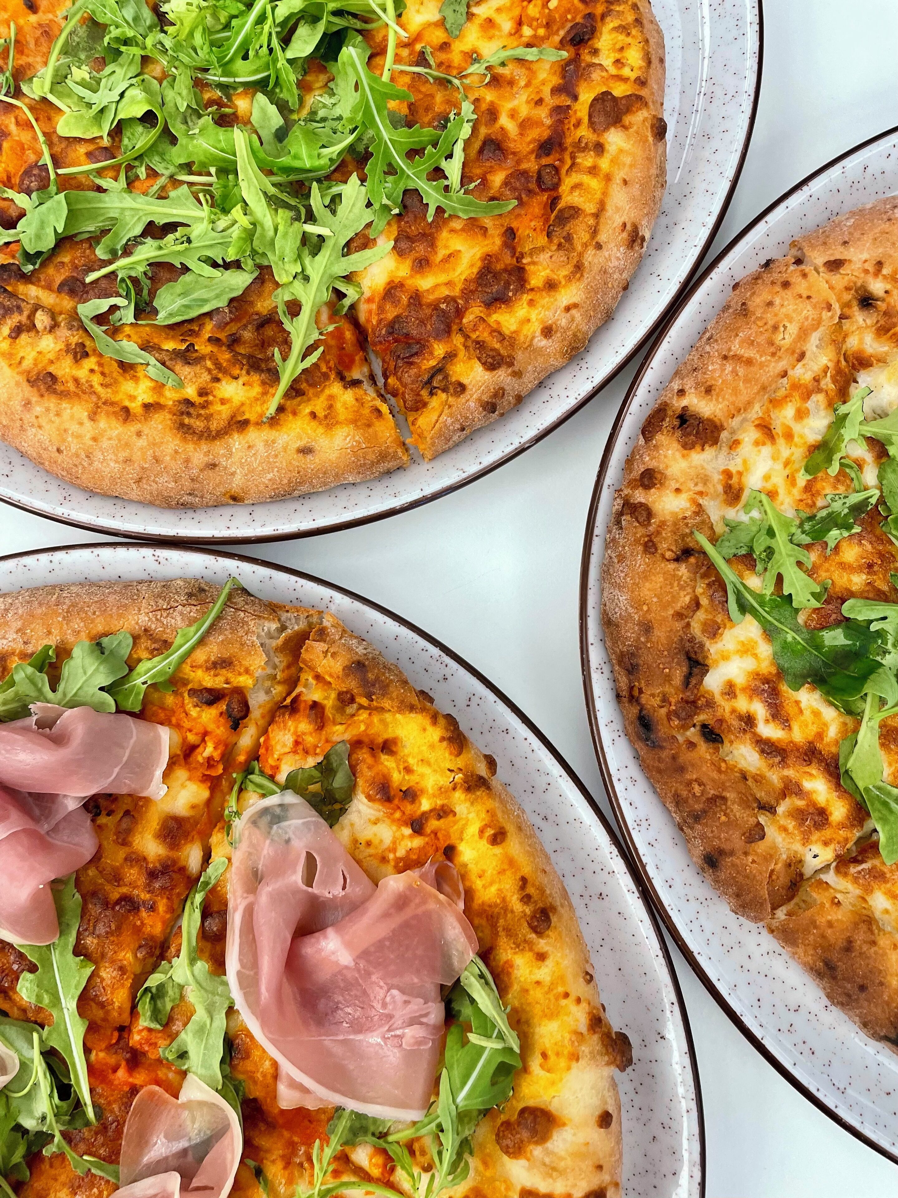 lunch and dinner served, international cuisine