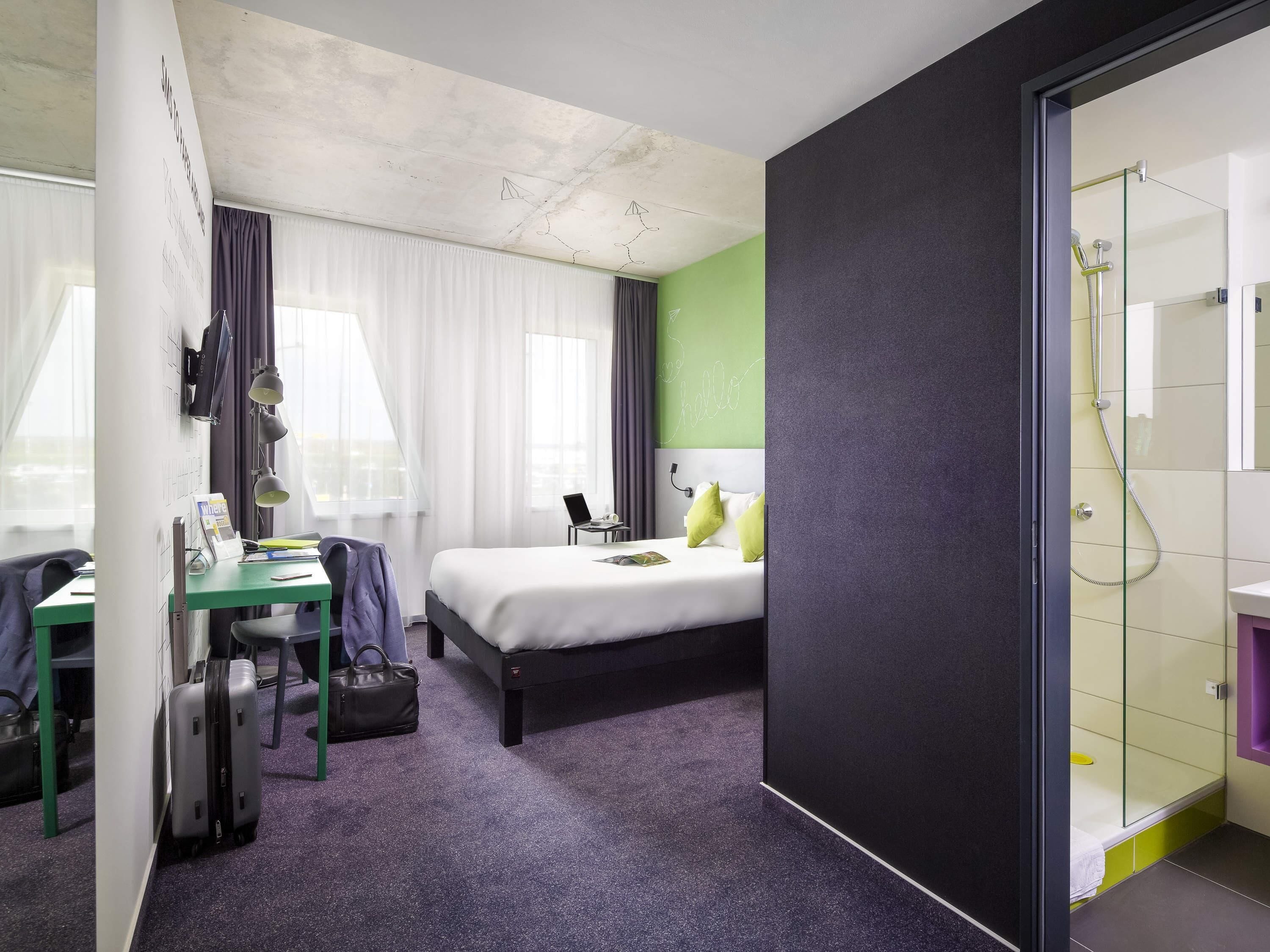 Standard Room, 1 Double Bed | Hypo-allergenic bedding, in-room safe, desk, soundproofing