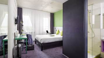 Standard Room, 1 Double Bed | Hypo-allergenic bedding, in-room safe, desk, soundproofing