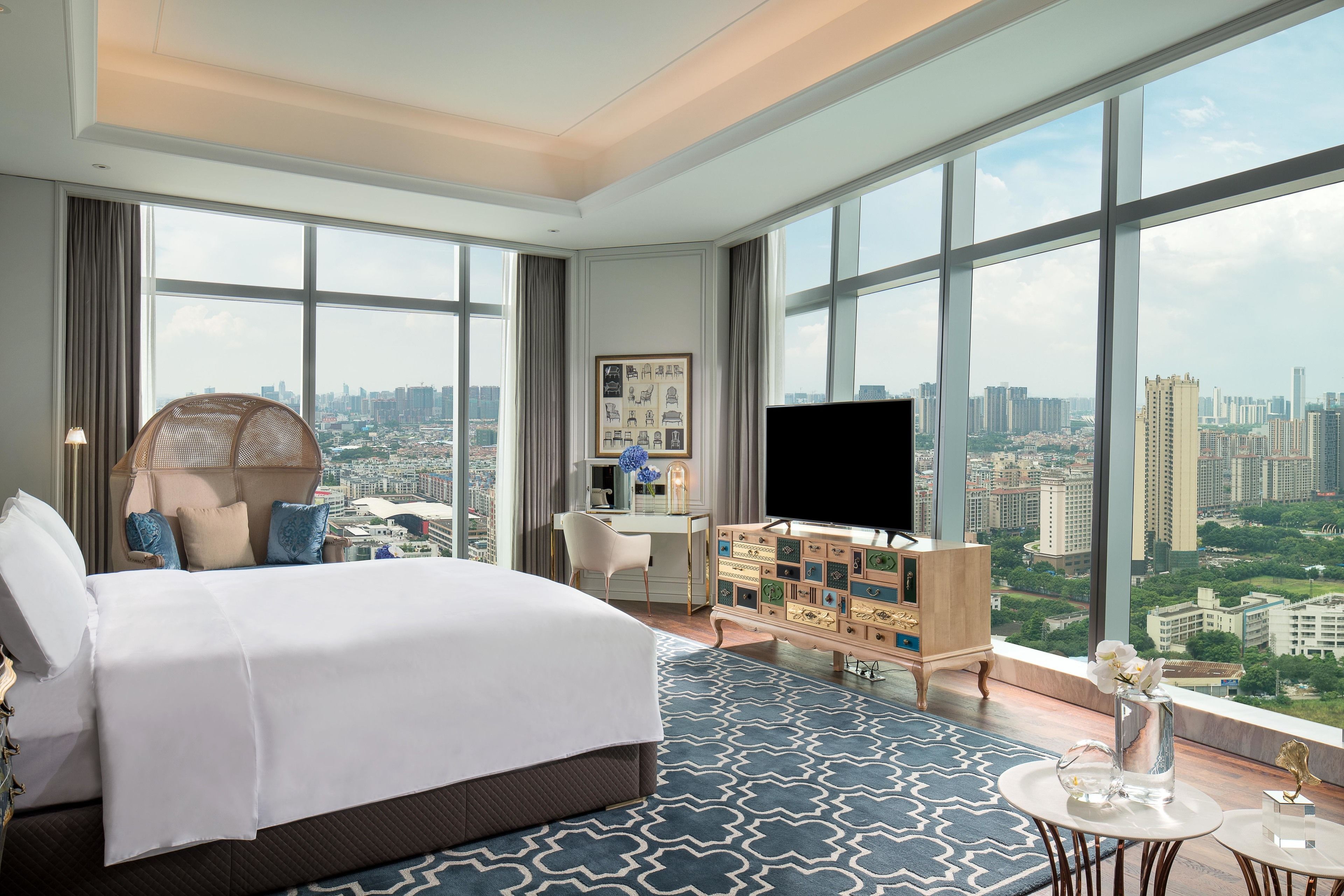 club suite, 1 king bed, club lounge access (prestige) | view from room
