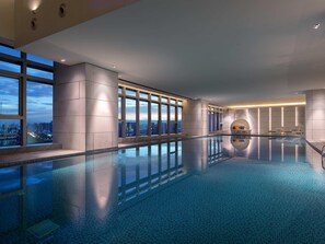 Una piscina techada